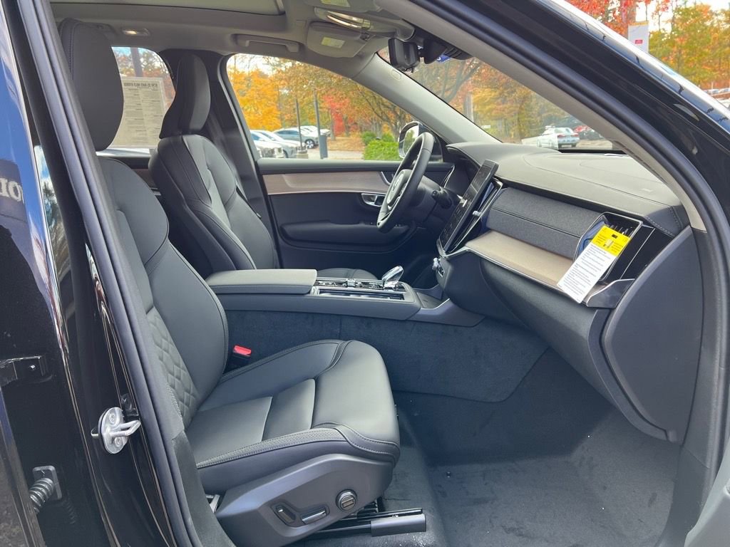 New 2026 Volvo XC90 B5 Plus w/ Protection Package Premier AWD/4WD image 29