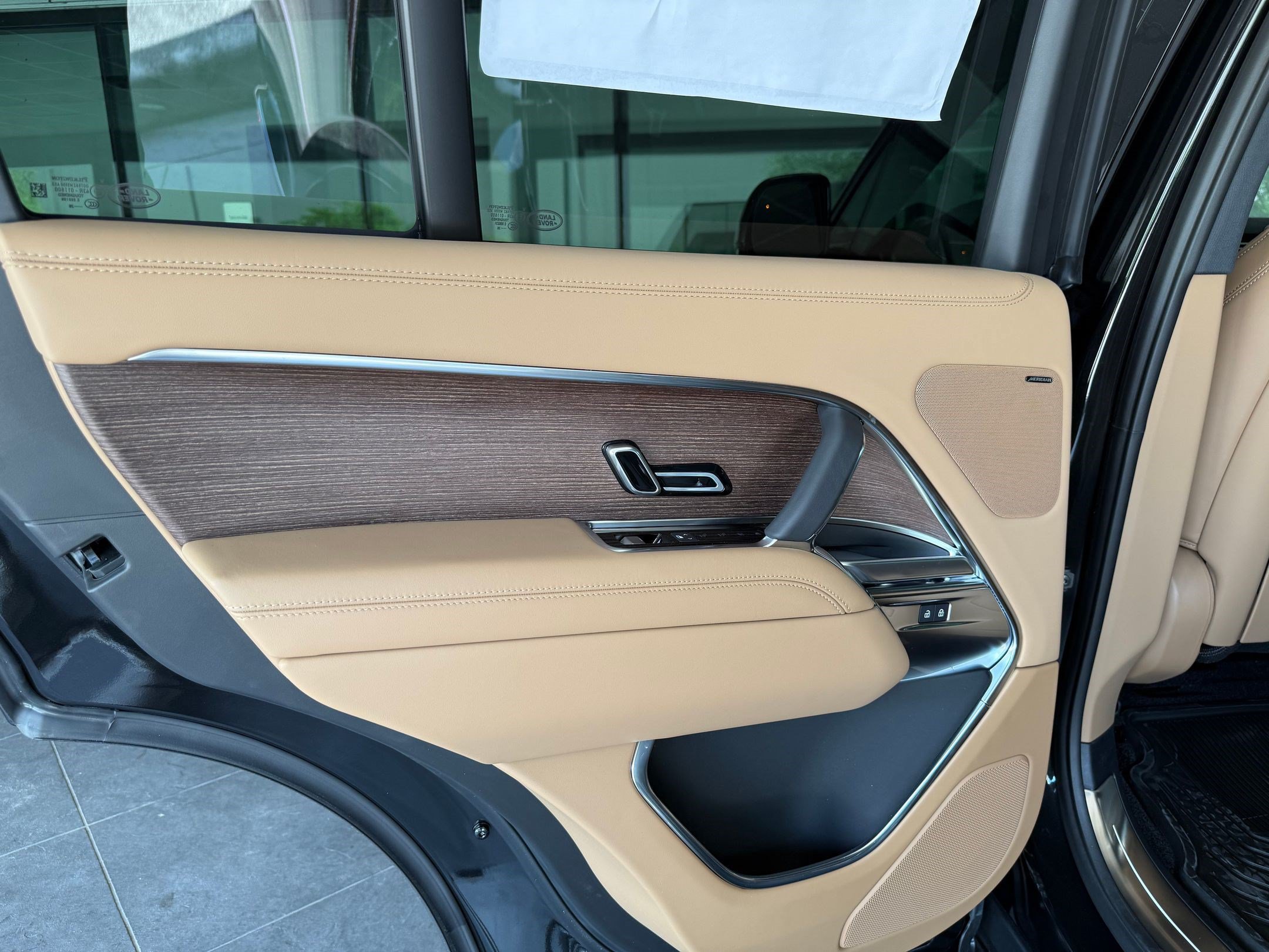 New 2026 Land Rover Range Rover SE AWD/4WD image 13