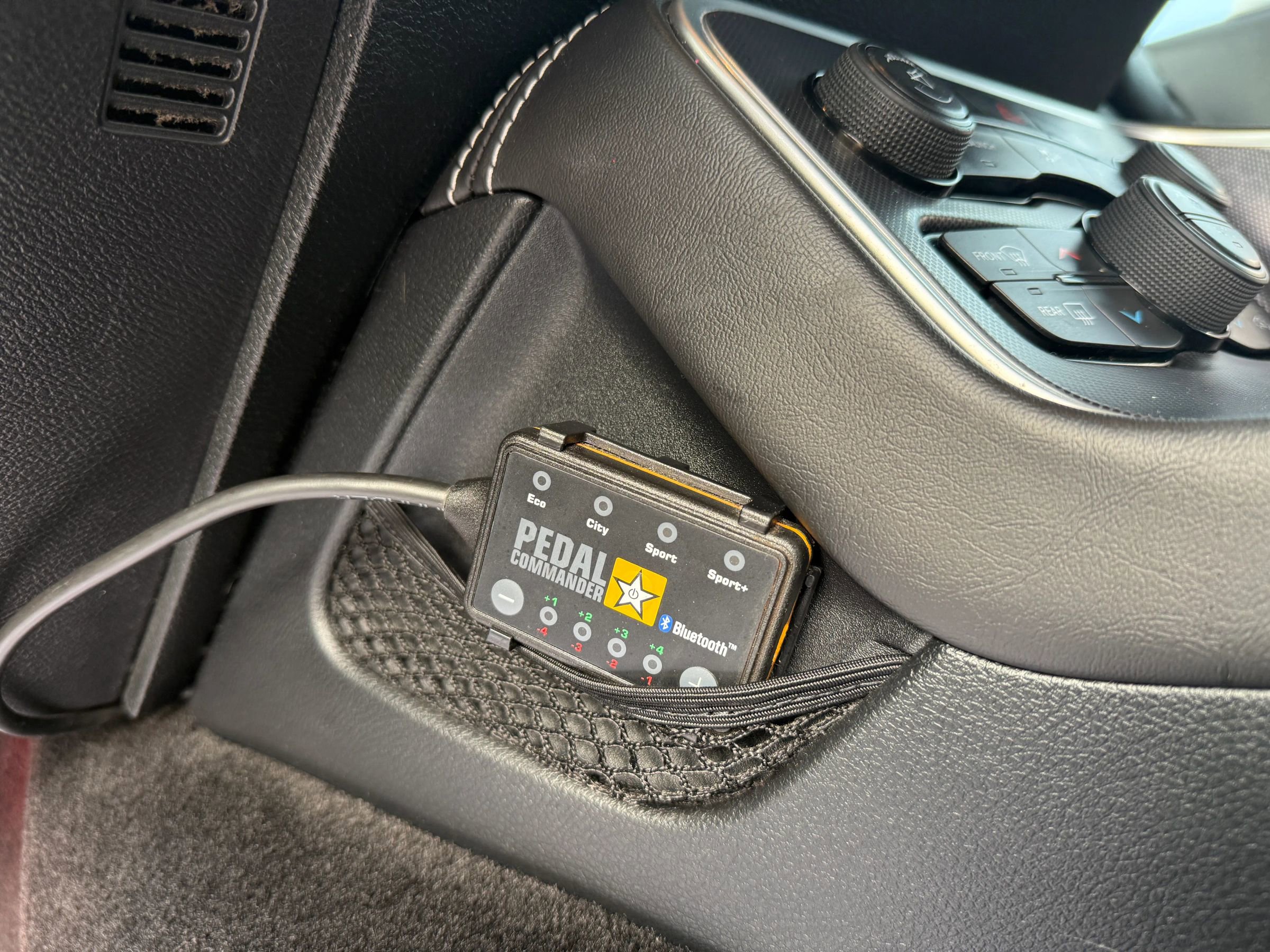 Used 2015 Dodge Challenger SRT image 33