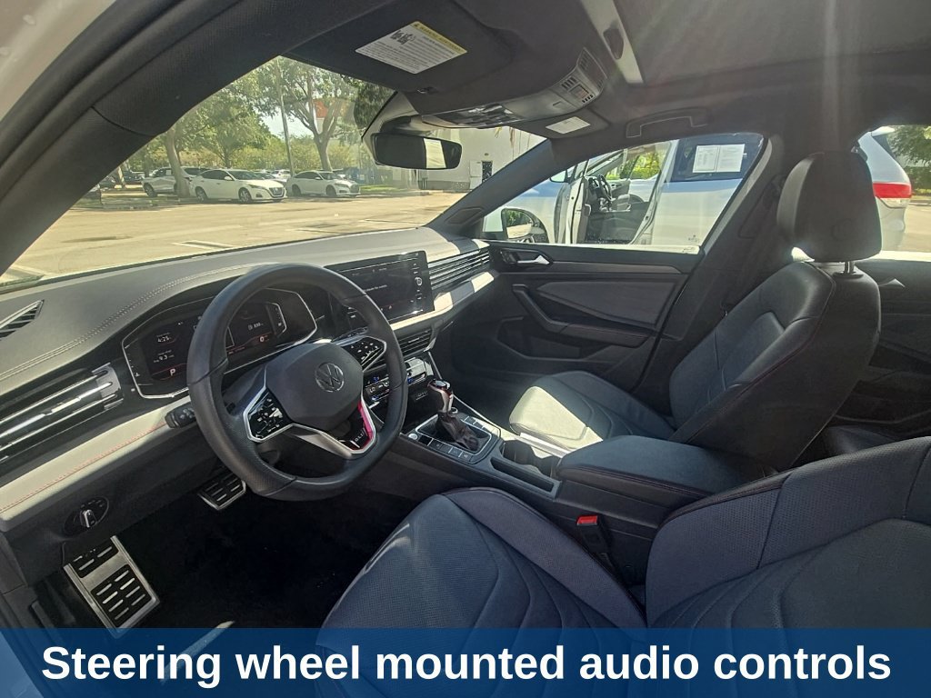 Used 2025 Volkswagen Jetta GLI Autobahn FWD image 17