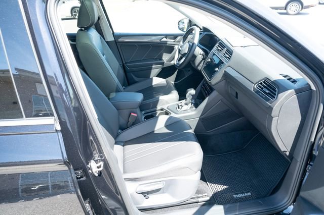 Certified 2023 Volkswagen Tiguan SE FWD image 42