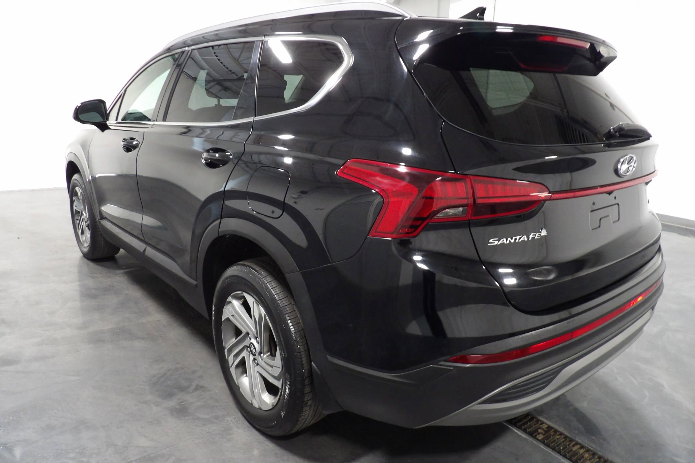 Used 2021 Hyundai Santa Fe SEL AWD/4WD image 6