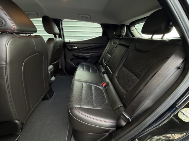 Certified 2023 Chevrolet Bolt EUV LT w/ Convenience Package FWD image 29