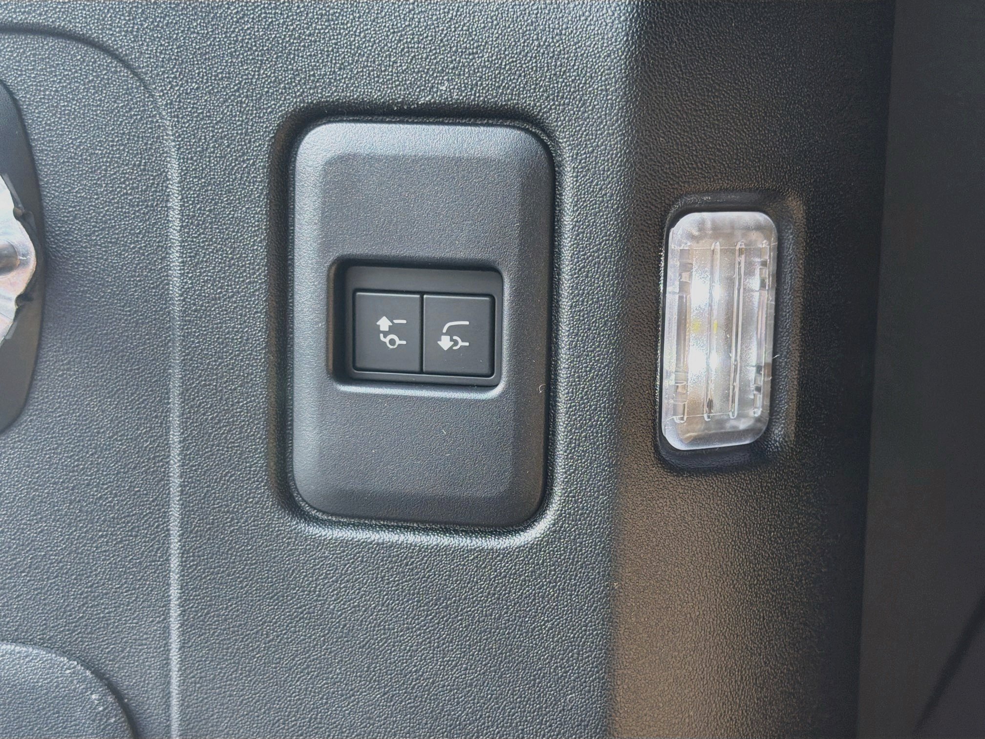 New 2026 Land Rover Defender 110 X-Dynamic SE AWD/4WD image 44