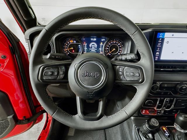Used 2025 Jeep Wrangler Unlimited Rubicon AWD/4WD image 9