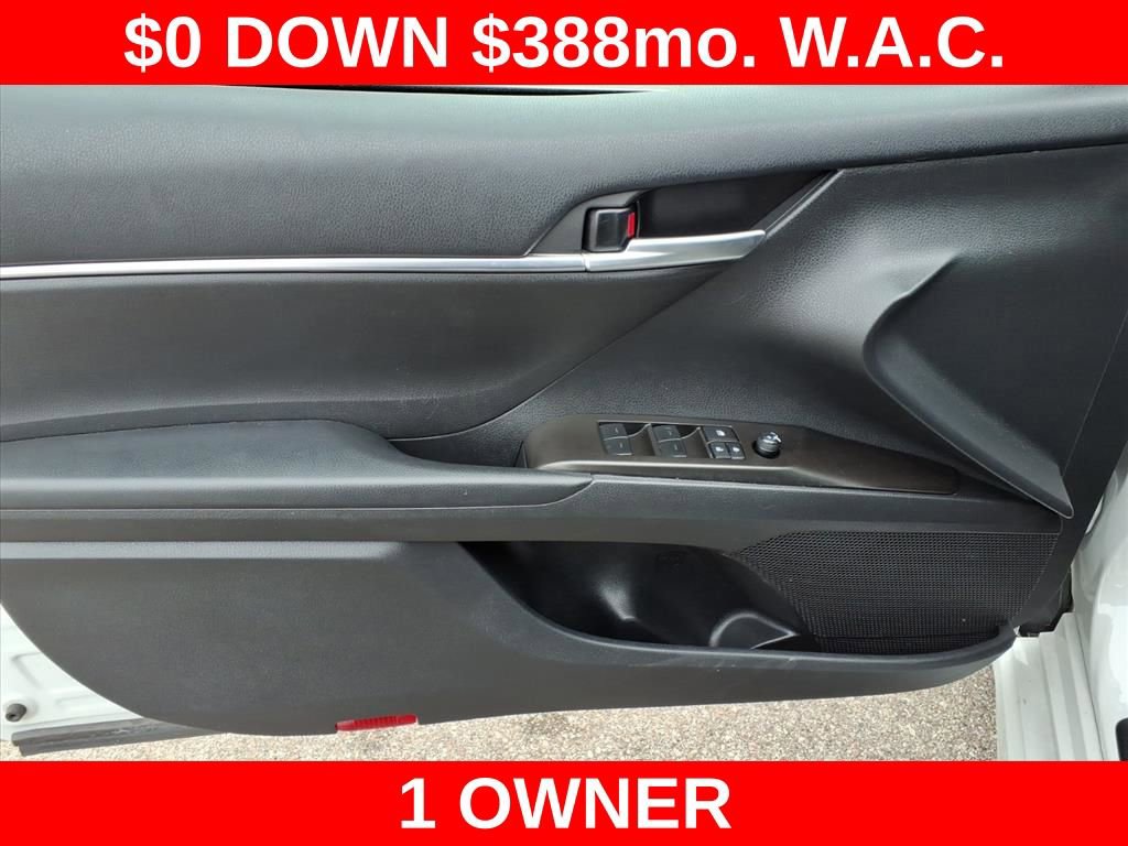 Used 2024 Toyota Camry SE image 10