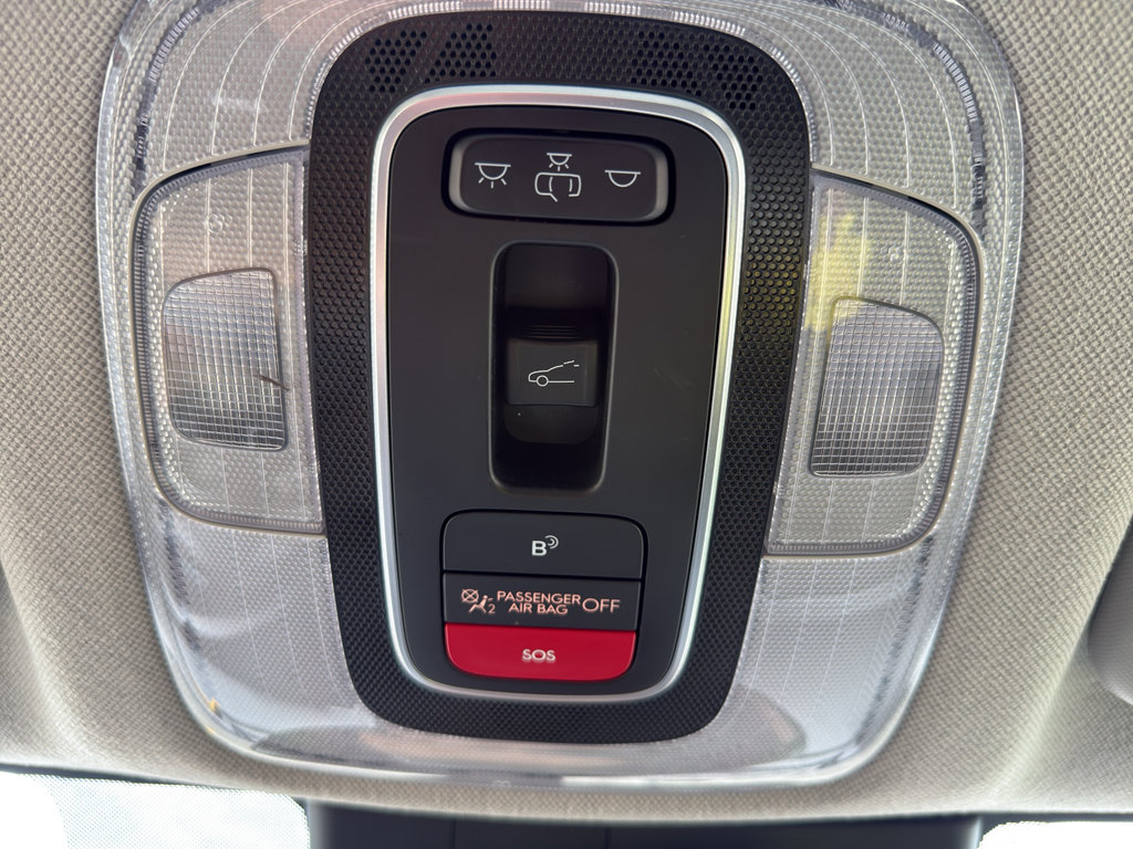 Used 2025 Hyundai Elantra Limited FWD image 31