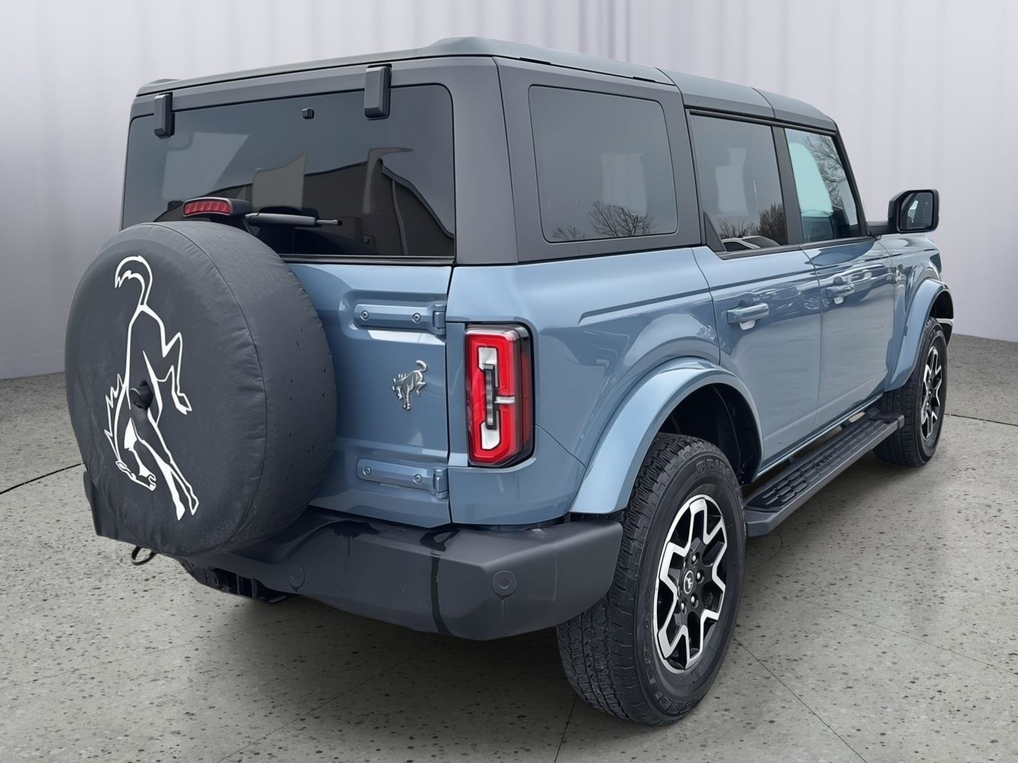 Used 2023 Ford Bronco Outer Banks image 5