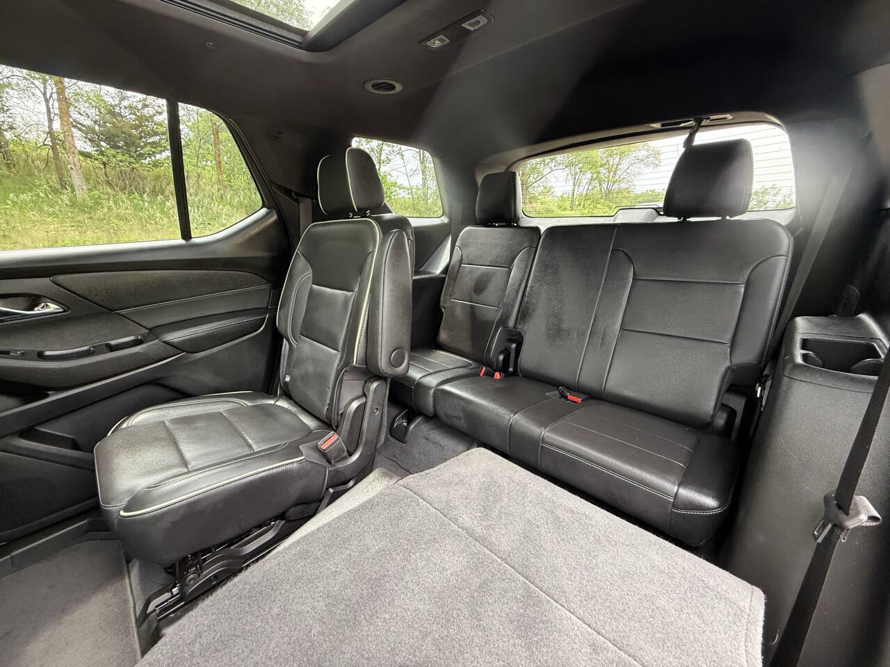 Used 2022 Chevrolet Traverse Premier w/ Redline Edition image 10