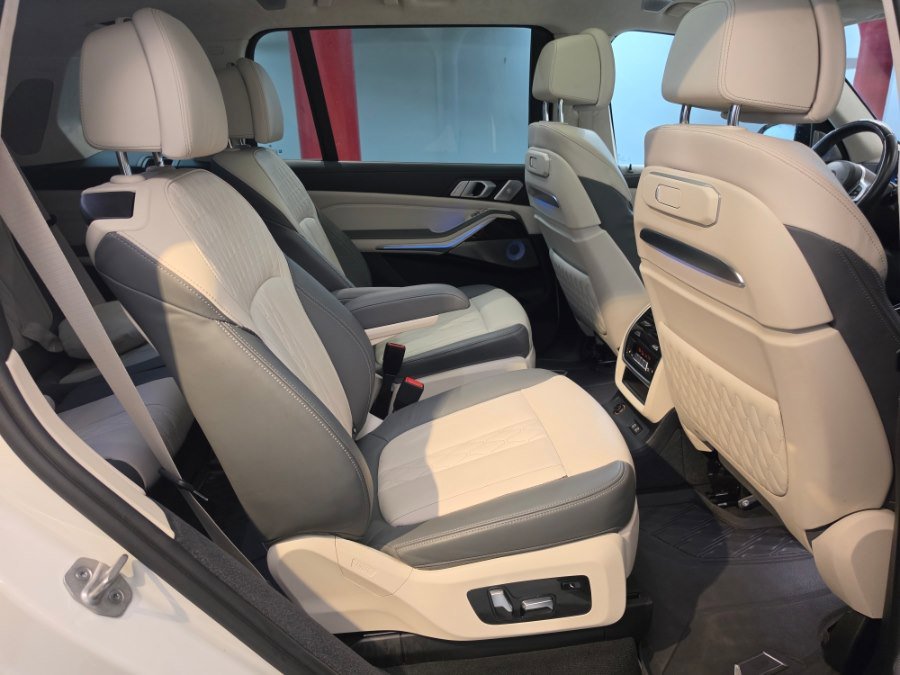 Used 2023 BMW X7 M60i w/ Executive Package AWD/4WD image 65