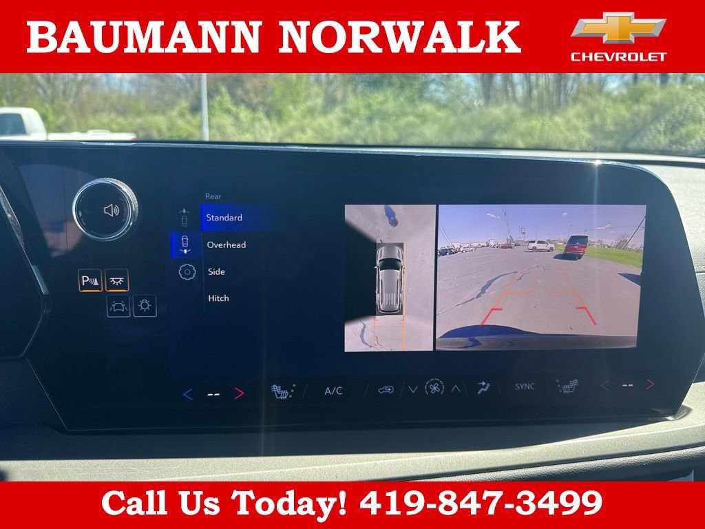 Used 2025 Chevrolet Traverse LT w/ Midnight/Sport Edition AWD/4WD image 26