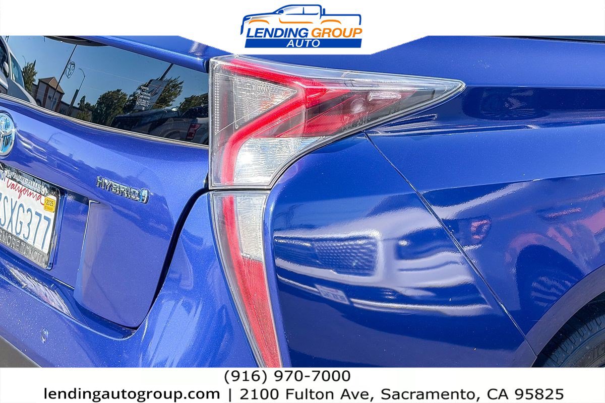 Used 2017 Toyota Prius Two w/ Prius Two Safety Plus Package FWD image 8