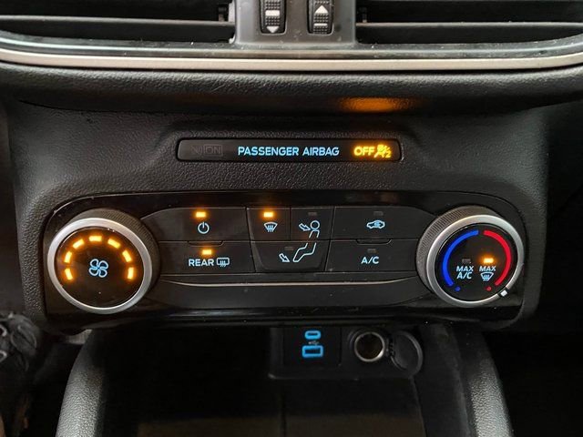 Used 2022 Ford Escape SE FWD image 14