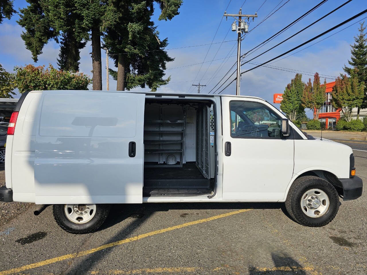 Used 2012 Chevrolet Express 2500 w/ Power Package image 8