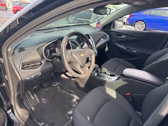Used 2025 Chevrolet Malibu LS image 14