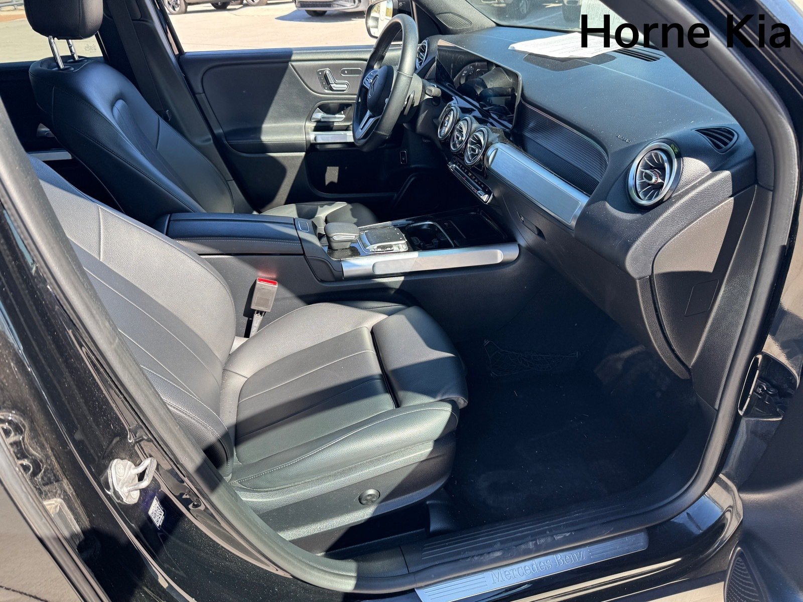 Used 2020 Mercedes-Benz GLB 250 image 24