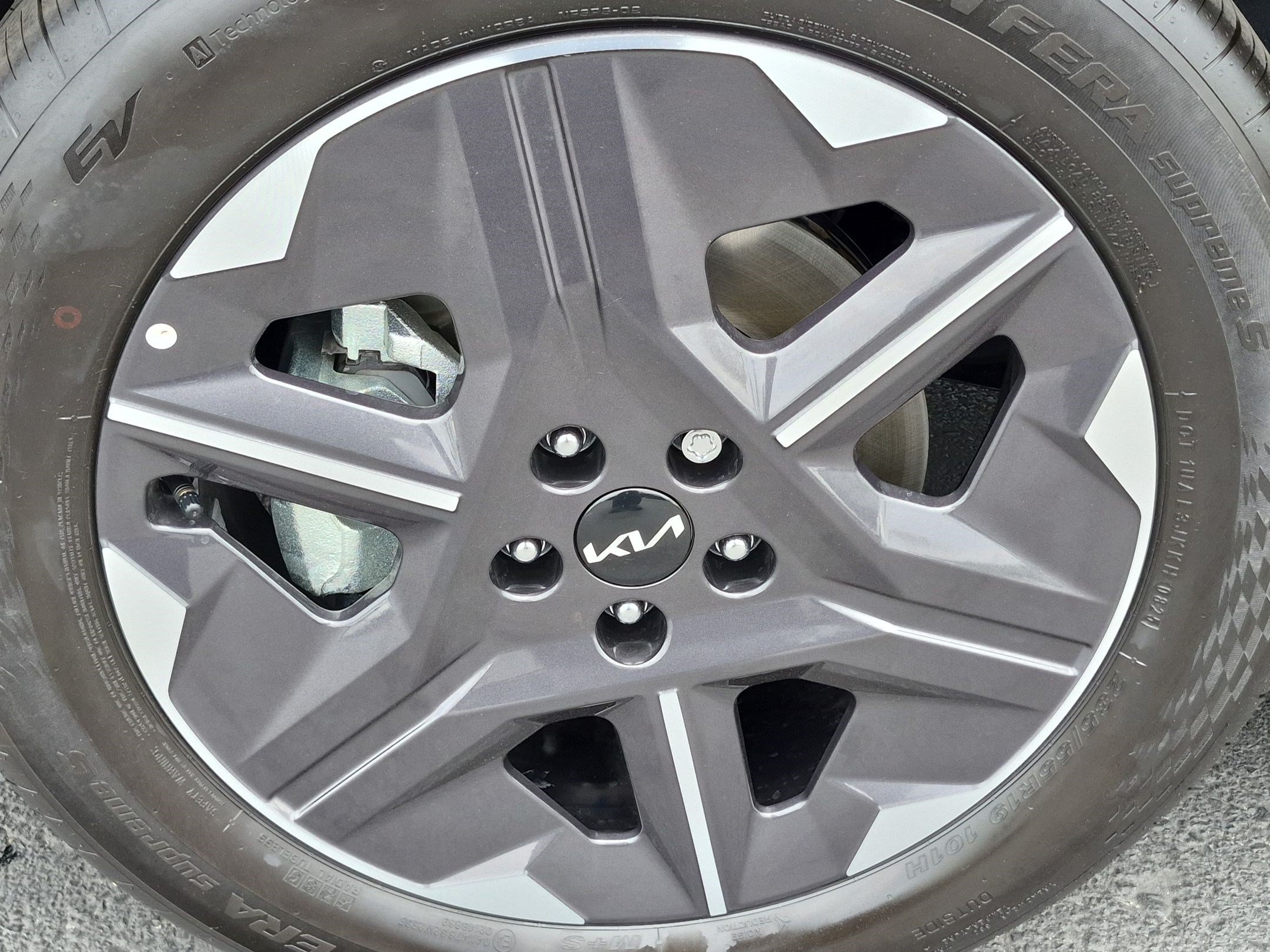 Used 2025 Kia EV6 Light w/ Light LR Technology Package RWD image 13
