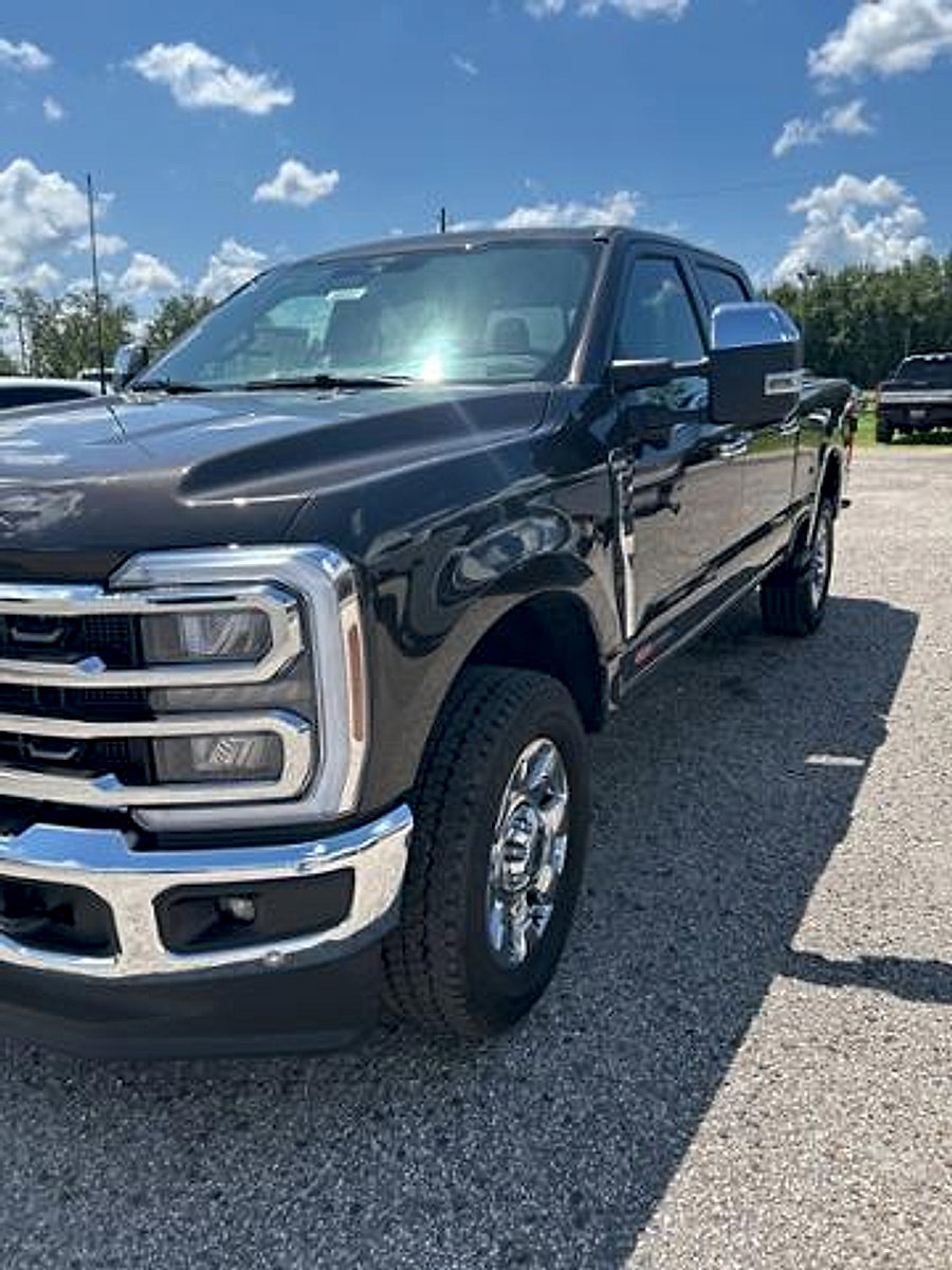 New 2025 Ford F350 King Ranch w/ Chrome Package image 4