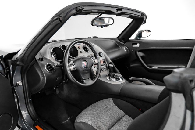 Used 2009 Pontiac Solstice GXP RWD image 11