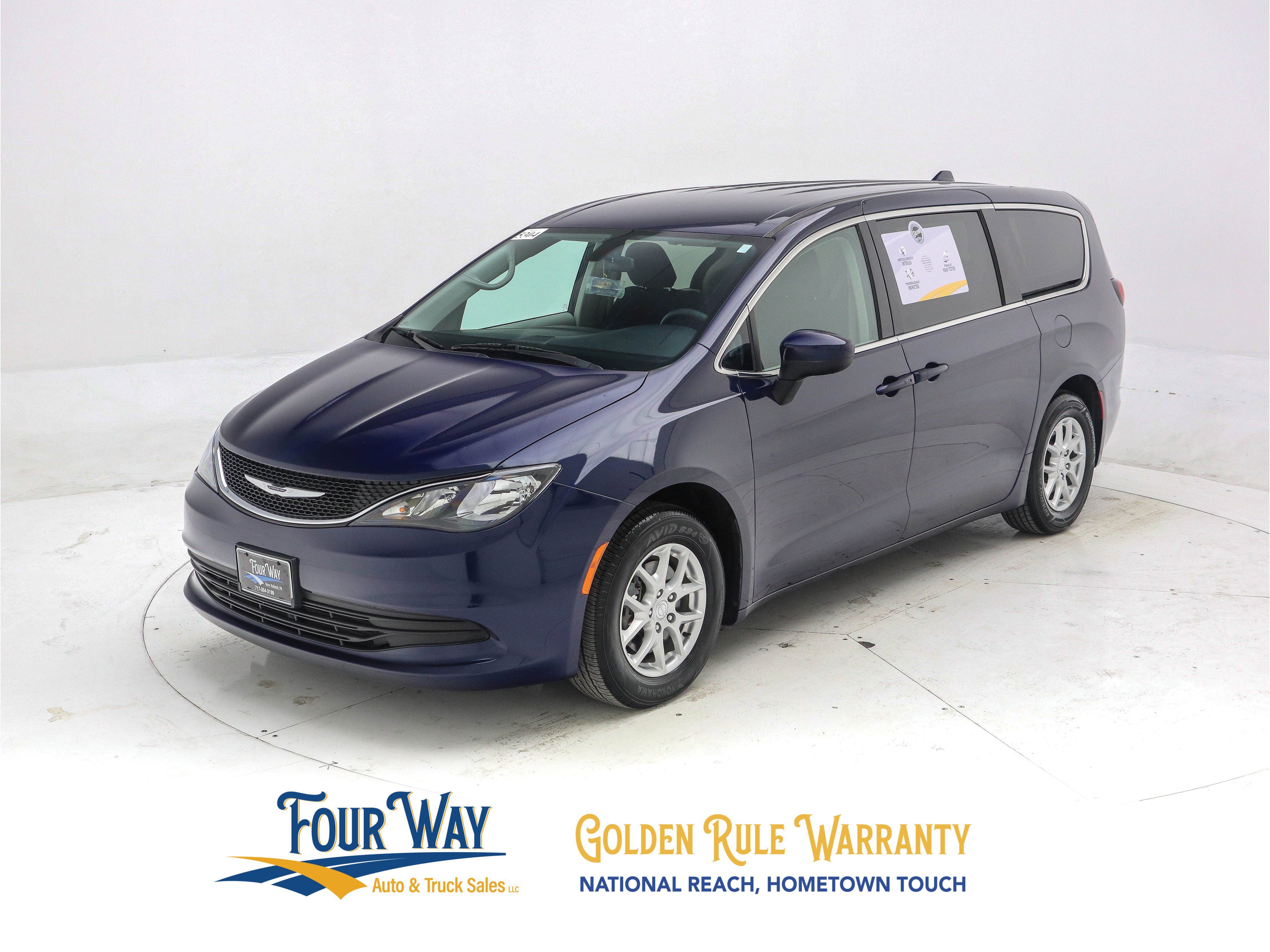 Used 2020 Chrysler Voyager LX image 8