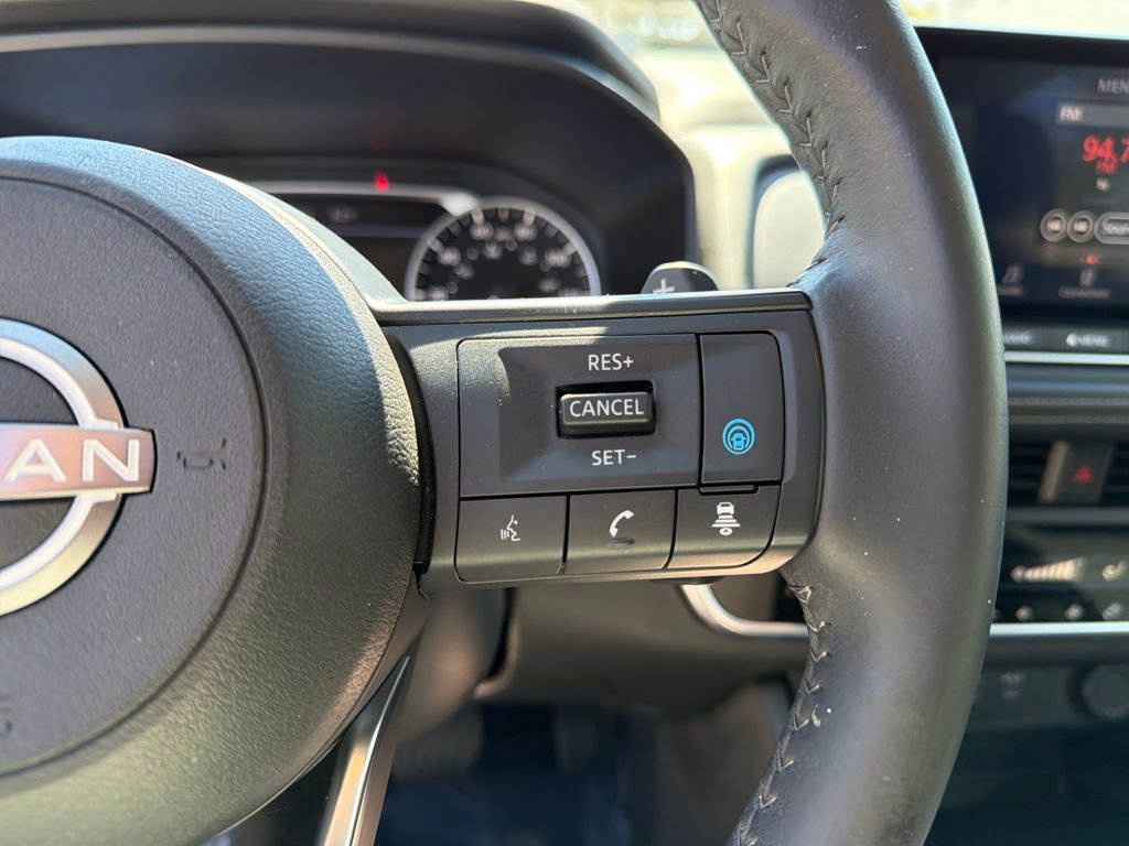 Used 2024 Nissan Rogue SV w/ SV Premium Package image 24