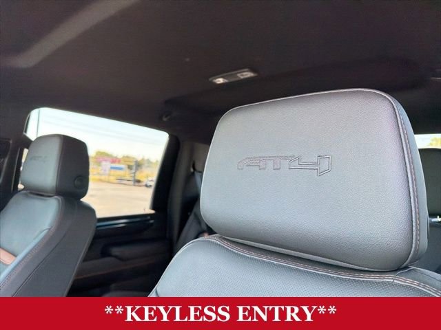Used 2024 GMC Sierra 2500 AT4 image 13