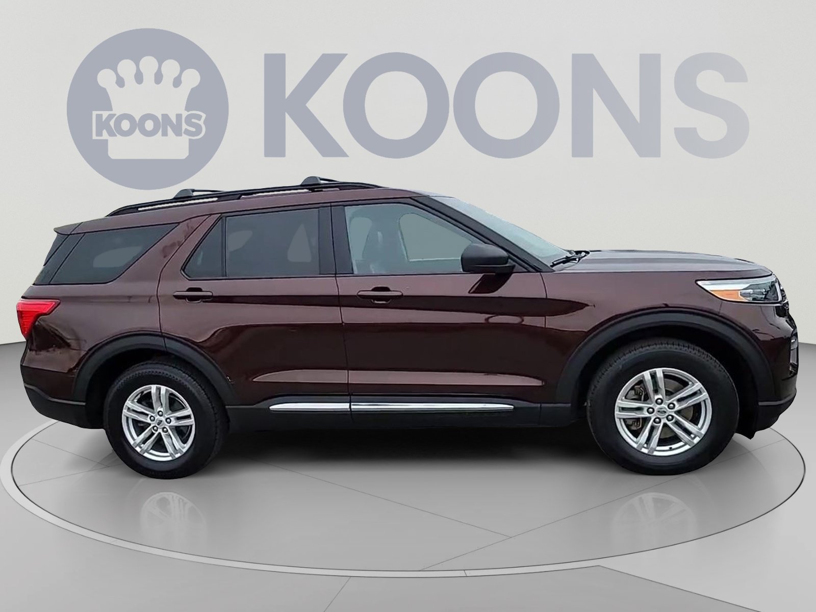 Used 2020 Ford Explorer XLT w/ Equipment Group 202A AWD/4WD image 2