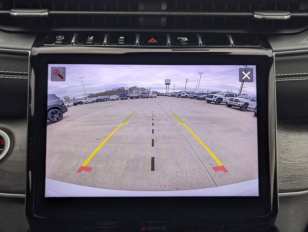 Used 2023 Jeep Grand Cherokee Limited image 38