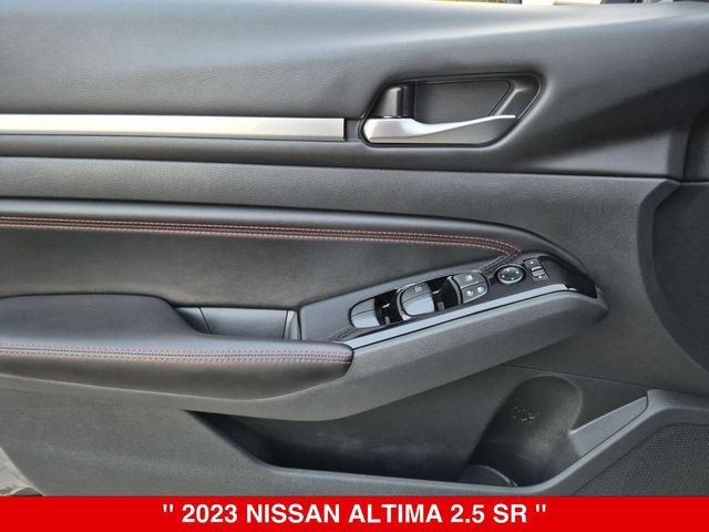 Used 2023 Nissan Altima 2.5 SR FWD image 11
