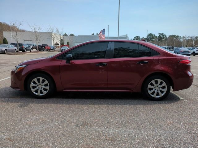 Used 2025 Toyota Corolla LE FWD image 7