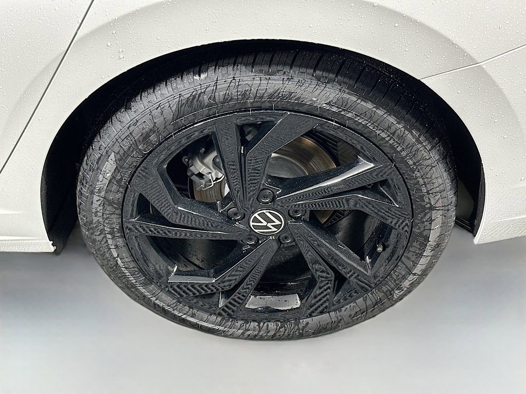 New 2026 Volkswagen Jetta SE image 9