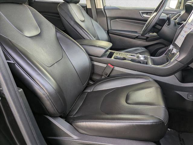 Used 2022 Ford Edge Titanium w/ Equipment Group 301A AWD/4WD image 20
