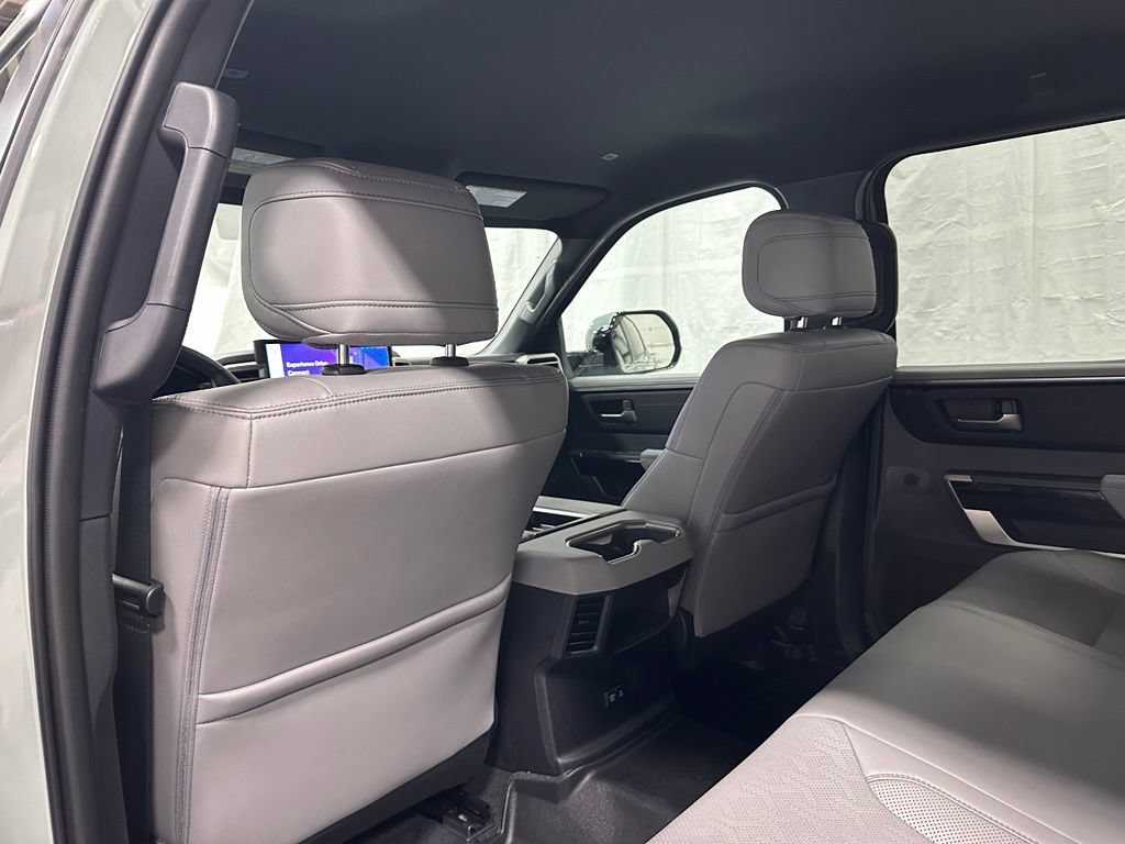Used 2025 Toyota Tundra Limited AWD/4WD image 46
