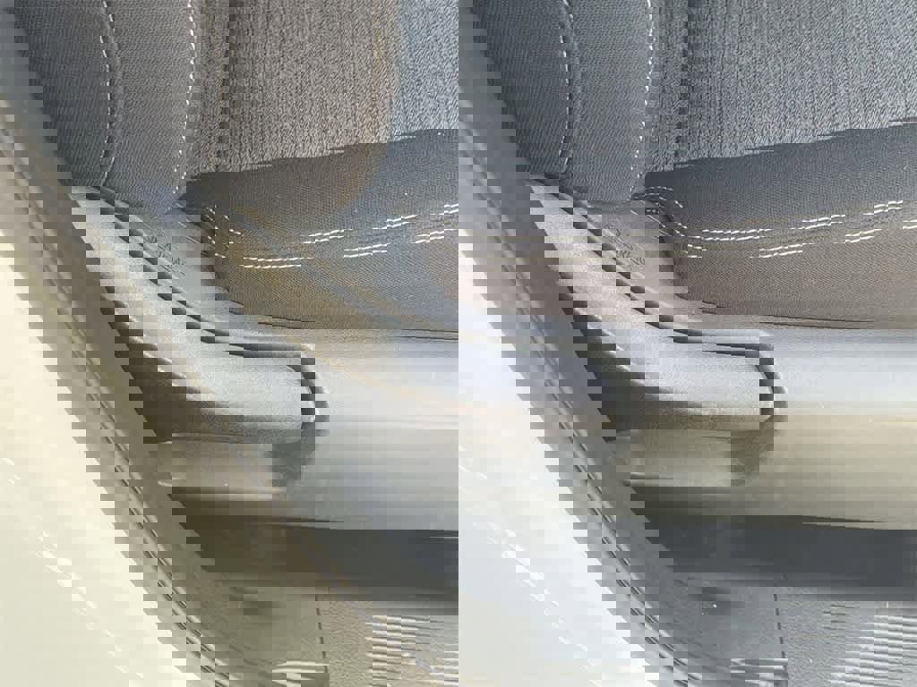 Used 2023 Nissan Rogue SV image 40