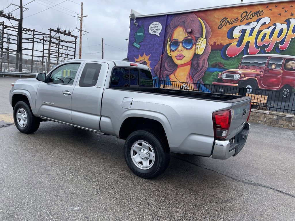 Used 2022 Toyota Tacoma SR5 image 3