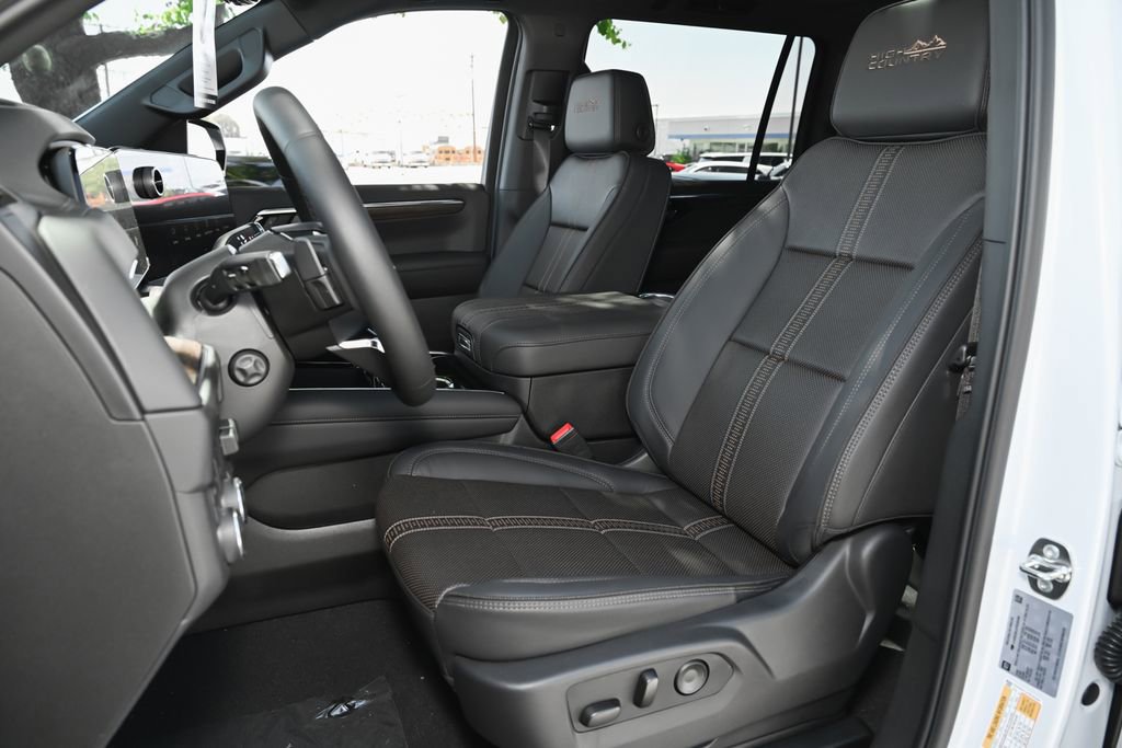 New 2026 Chevrolet Suburban High Country w/ Sun And Tow Package AWD/4WD image 16