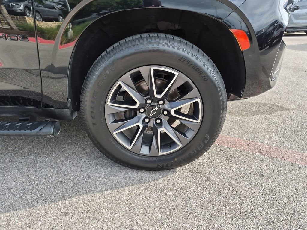 Used 2021 Chevrolet Tahoe Z71 w/ Luxury Package AWD/4WD image 15