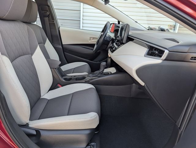 Used 2026 Toyota Corolla LE image 31