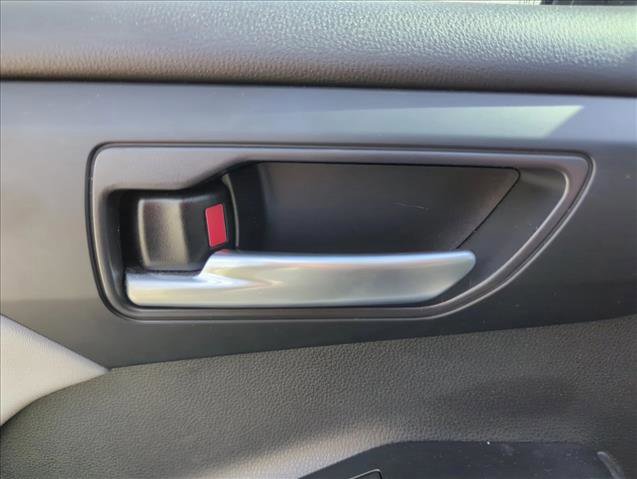 Used 2023 Toyota Highlander XLE image 29