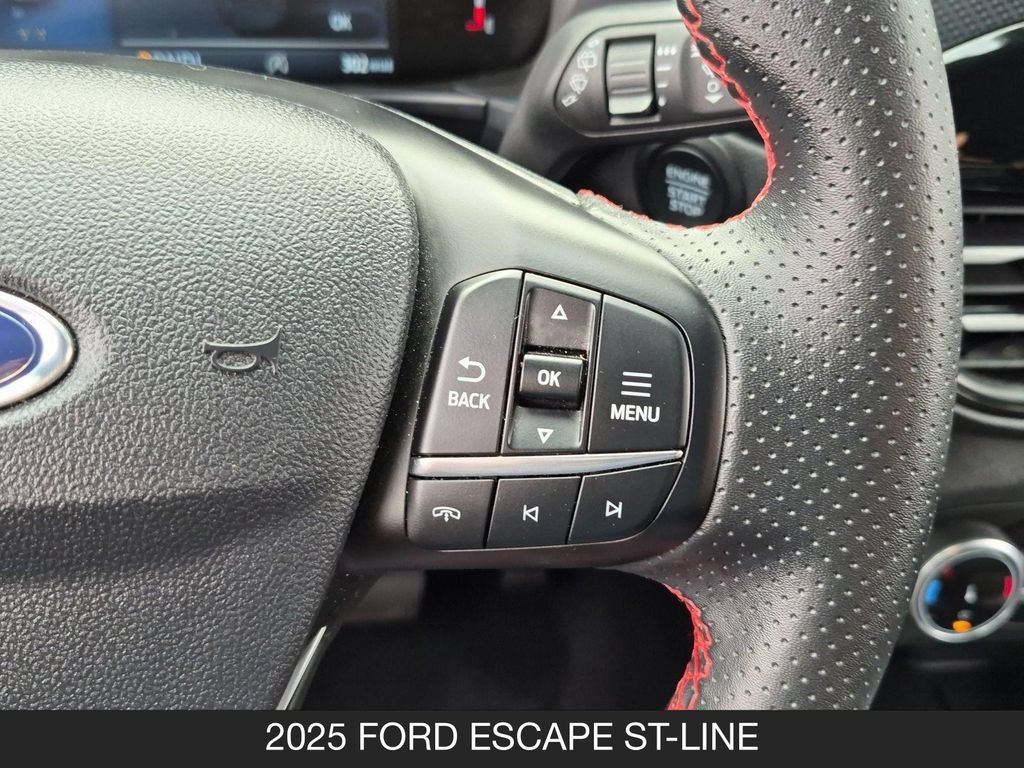 Used 2025 Ford Escape ST-Line AWD/4WD image 18