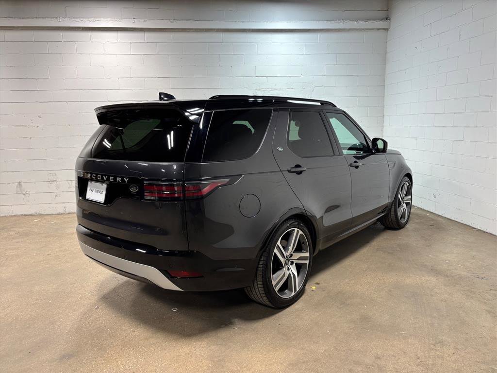 Used 2023 Land Rover Discovery Metropolitan Edition image 6