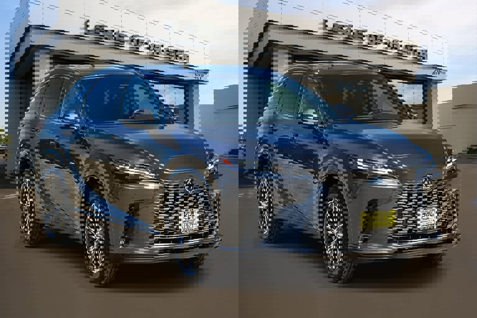 Used 2025 Lexus RX 350 FWD w/ Technology Package image 5