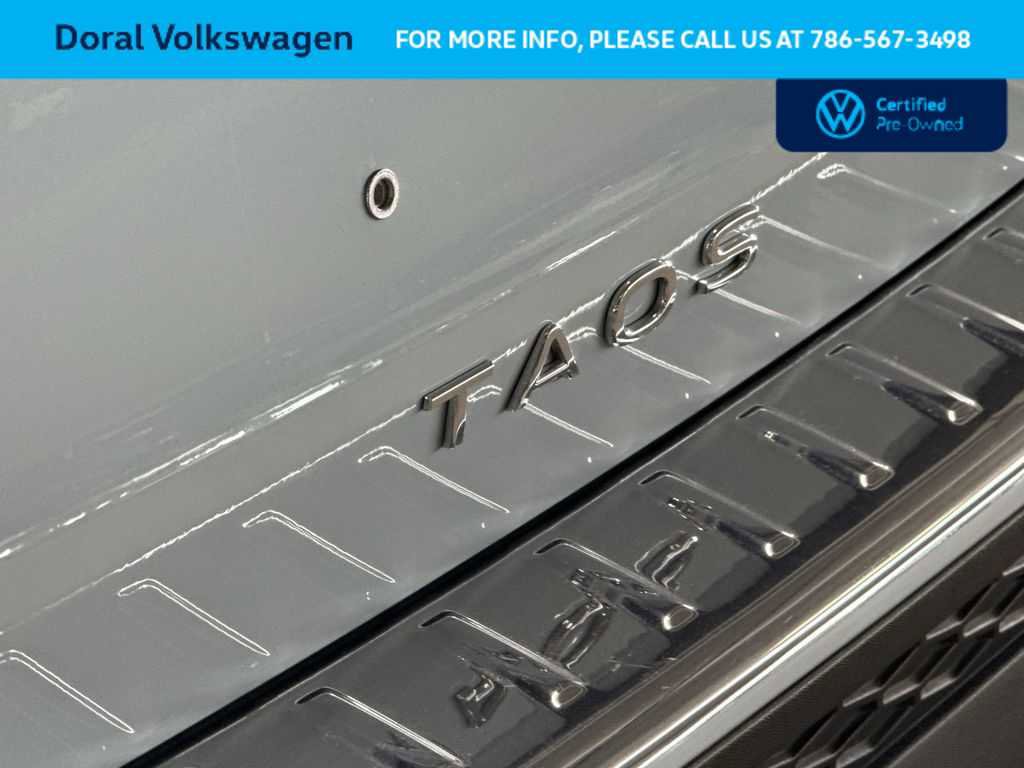 Used 2025 Volkswagen Taos SE FWD image 10