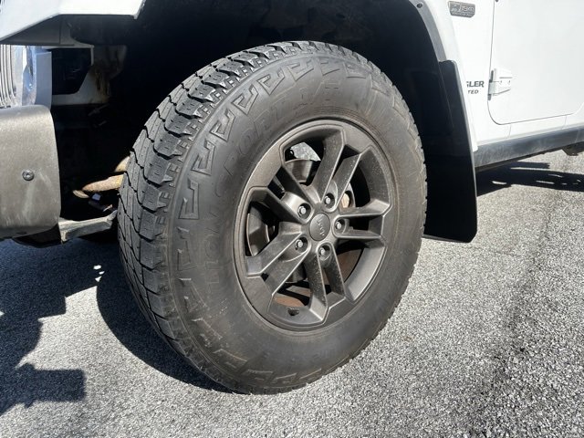 Used 2016 Jeep Wrangler Unlimited Sahara image 9