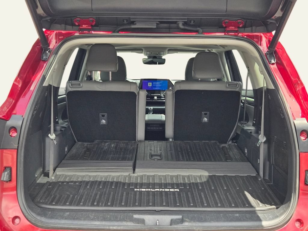Used 2023 Toyota Highlander Limited FWD image 12