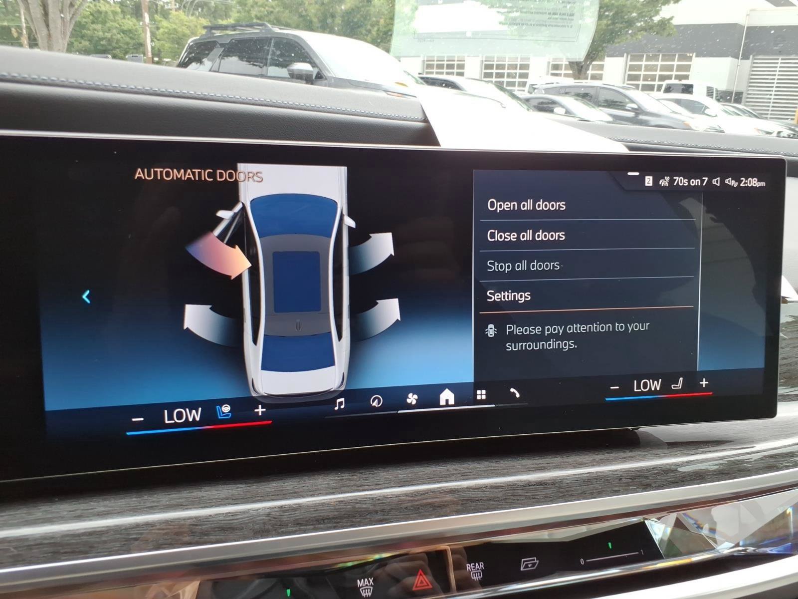 Used 2025 BMW 760i xDrive w/ Executive Package AWD/4WD image 22