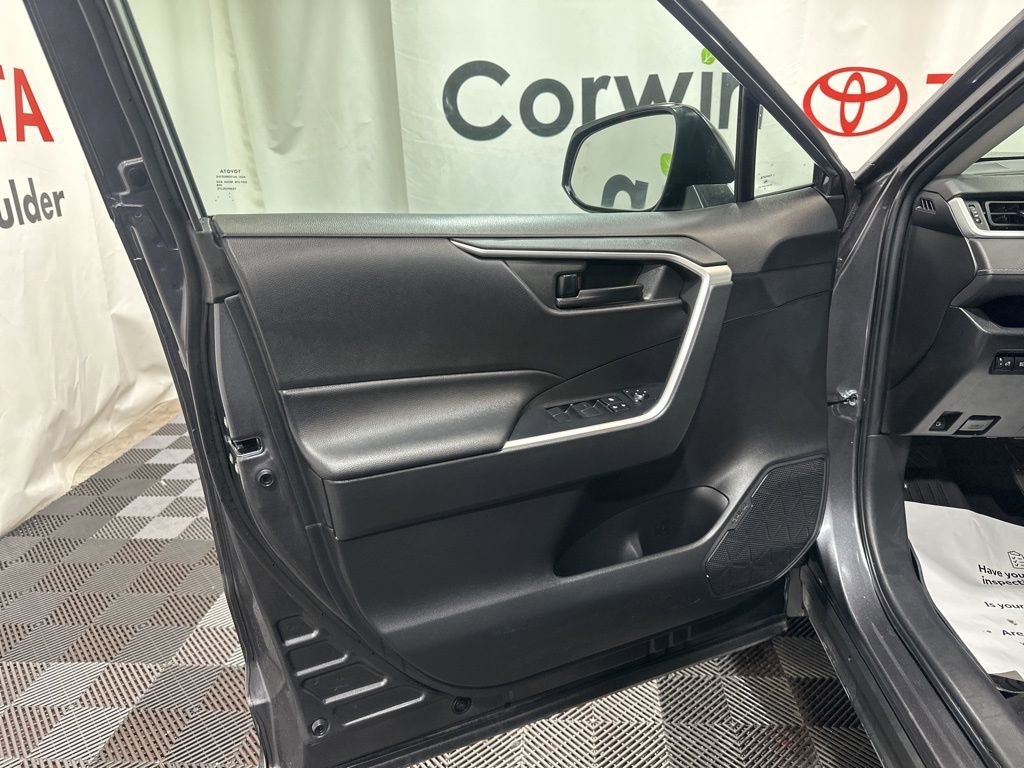 Used 2022 Toyota RAV4 LE image 21