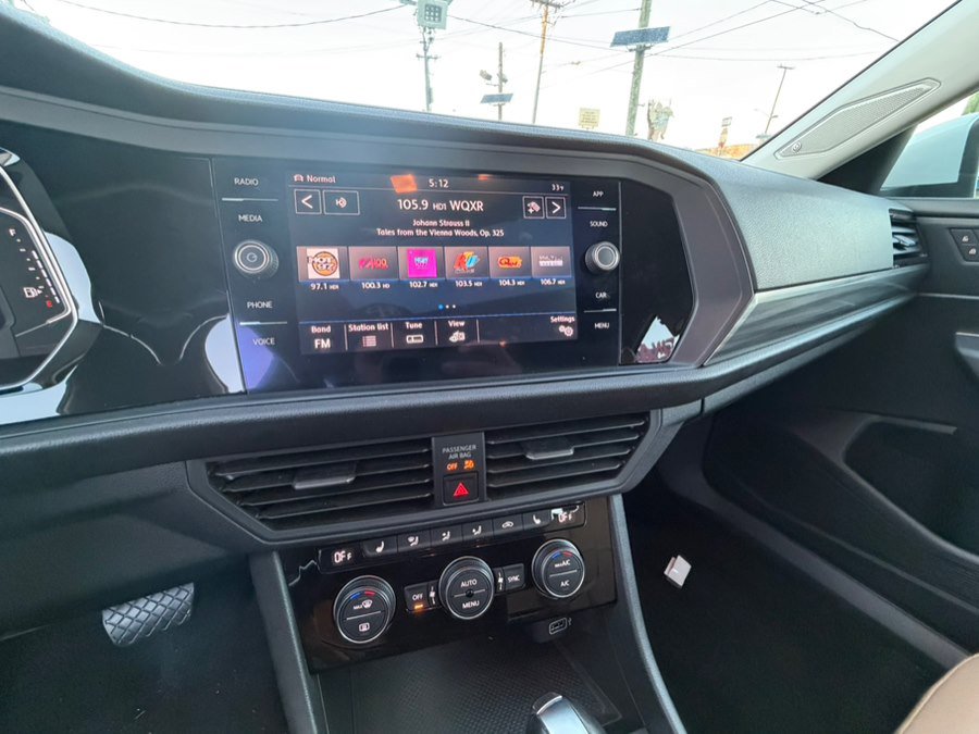 Used 2019 Volkswagen Jetta SEL image 12