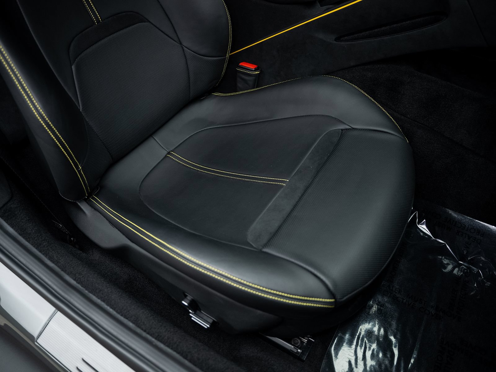 Used 2022 Ferrari Roma RWD image 36