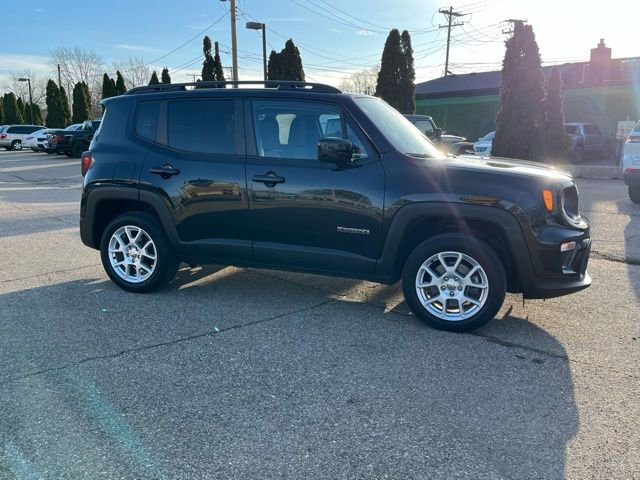 Used 2020 Jeep Renegade Latitude w/ Cold Weather Group image 7